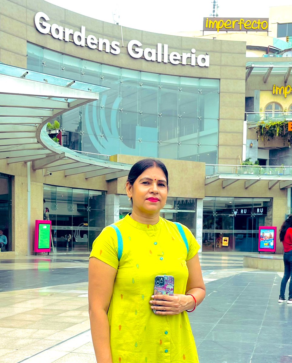 जो मैं या तुम समझ ले वह इशारा कर लिया मैंने,
भरोसा बस तुम्हारा था तुम्हारा कर लिया मैंने,
लहर है, हौंसला है, रब है, क़िस्मत है, दुआएँ हैं,
“किनारा करने वालों से किनारा कर लिया मैंने..!”
<a href="/yogini_poonam/">POONAM</a> 
<a href="/Poonamrajtyagi/">POONAM RAJ TYAGI</a>
<a href="/GSSY_nikkii/">Nikkii</a>