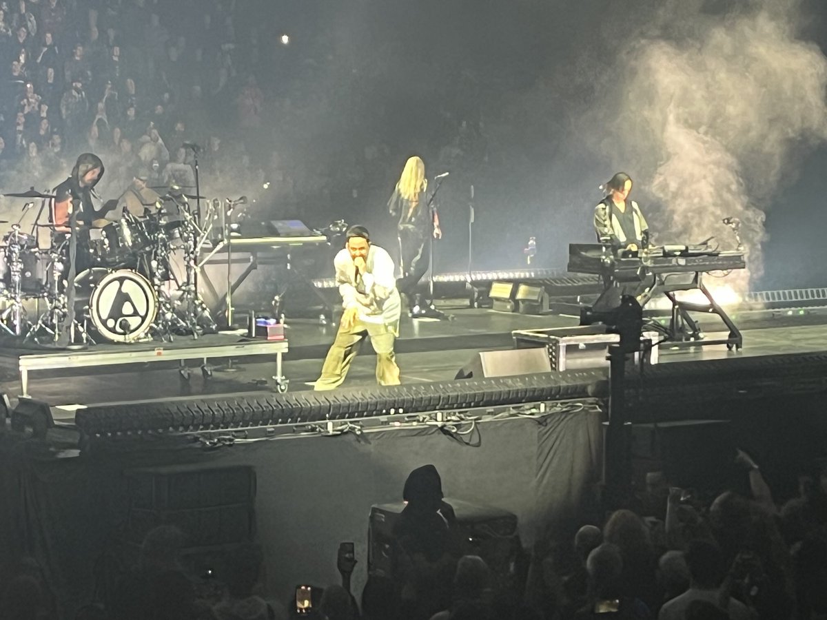 Crushing it. ⁦<a href="/linkinpark/">LINKIN PARK</a>⁩ in YVR