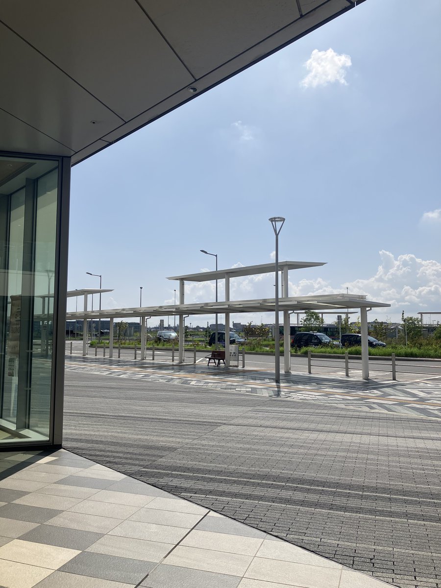 creadisce's tweet photo. #天空橋 クレアディスケです🦉

通勤電車内は普段通りでしたが、#HIcity はランチ時でもいつもより静か…４連休の方が多いのでしょうか。
涼しくなり、お出かけ日和ですね😌
のんびりした空気の午後です🕊️✨
#企業公式つぶやき部 

#Zepphaneda の利用証明ご提示で10％OFF
Jゾーン で 17時まで営業中 https://t.co/TUnU4aeYSv