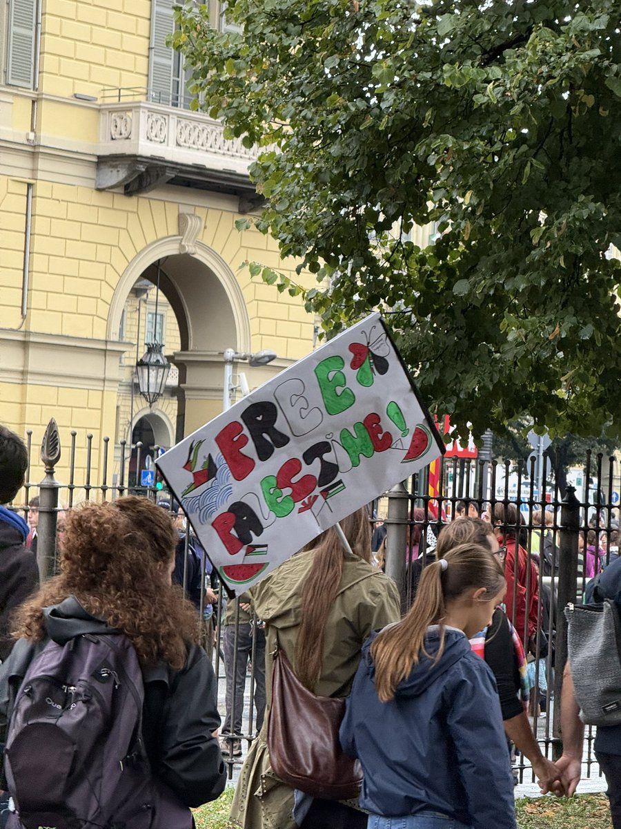 martola__'s tweet photo. torino c’è 🍉 #FreePalestineNow https://t.co/Z7xThZs541