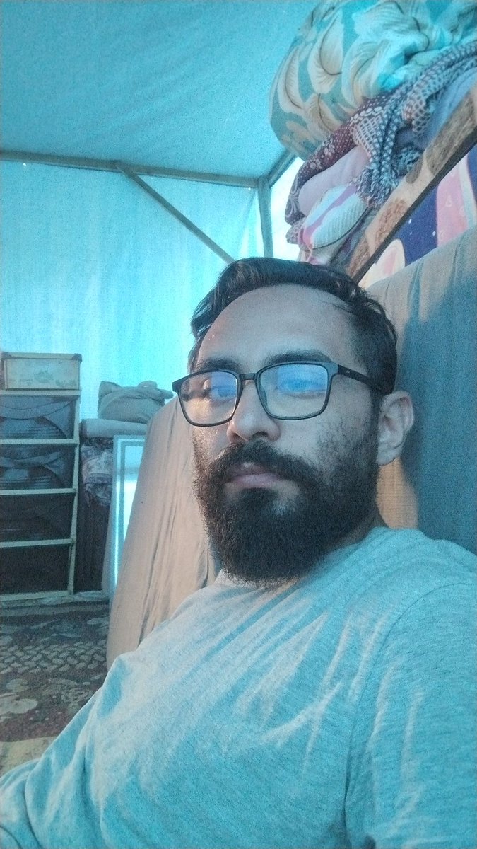 osamamatter1's tweet image. We were forcibly displaced from our area in the north 🧭, and now I’m living in a tent ⛺️ in the south under extremely harsh conditions 🌧️.
Everything changed suddenly 🔁, and reality has become like a nightmare 😔💔.
#Displacement #HumanitarianCrisis
📍paypal.me/Samsvensson24