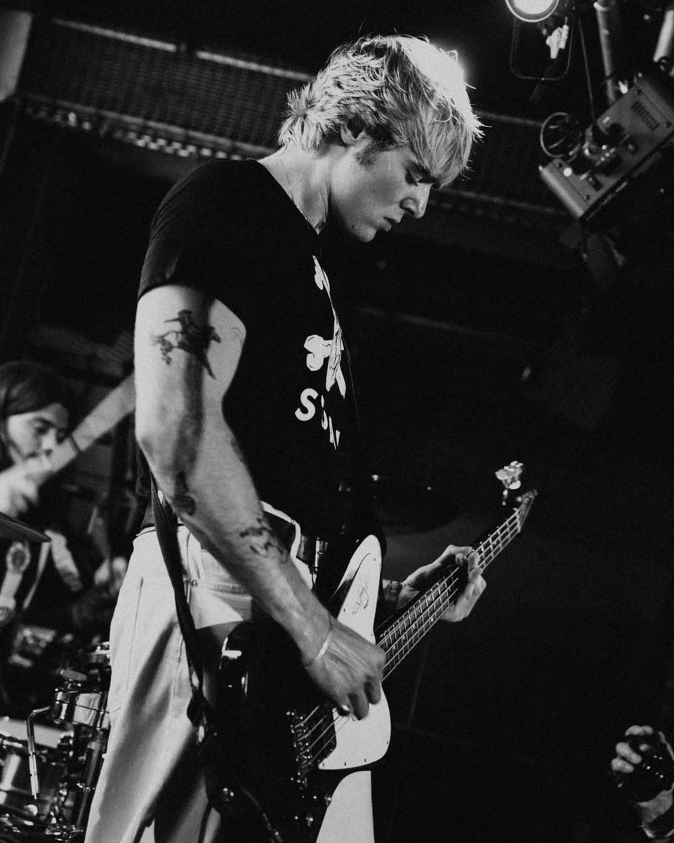 VILLANELLE tweet media