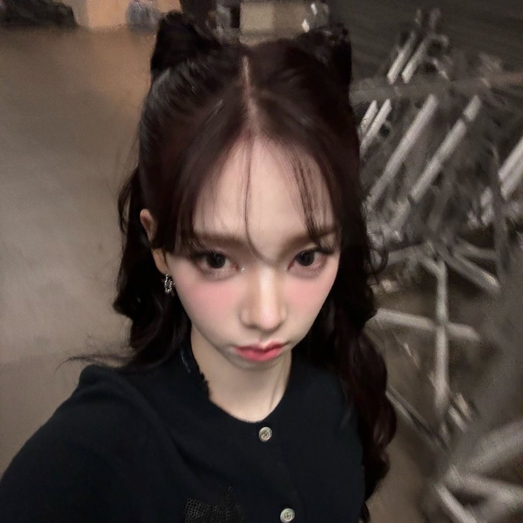 airibluu tweet media