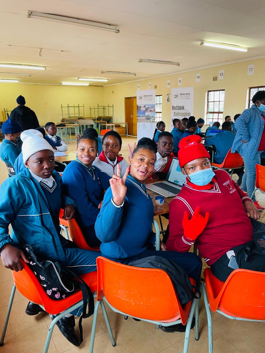 GeekulchaSPU's tweet photo. GKSS-SPU wrapped #NationalScienceWeek with a bang! From Tank Puzzles to Scratch coding in schools, our students leveled up and brought it all to life by coding Spike Prime robots! 🤖🔥 The future is programmed for greatness!
@Geekulcha https://t.co/tgnsyBueQu