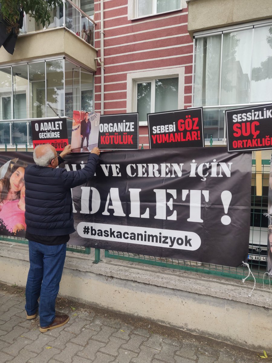 Bolu Grand Kartal Otel Yangın Katliamı'nın ikinci duruşması için Bolu'dayız.

Aileler, sevdiklerini kaybedenler basın açıklaması yapıyor: "Adalet bekliyoruz, mücadelemiz sürecek!"
#başkacanımızyok
