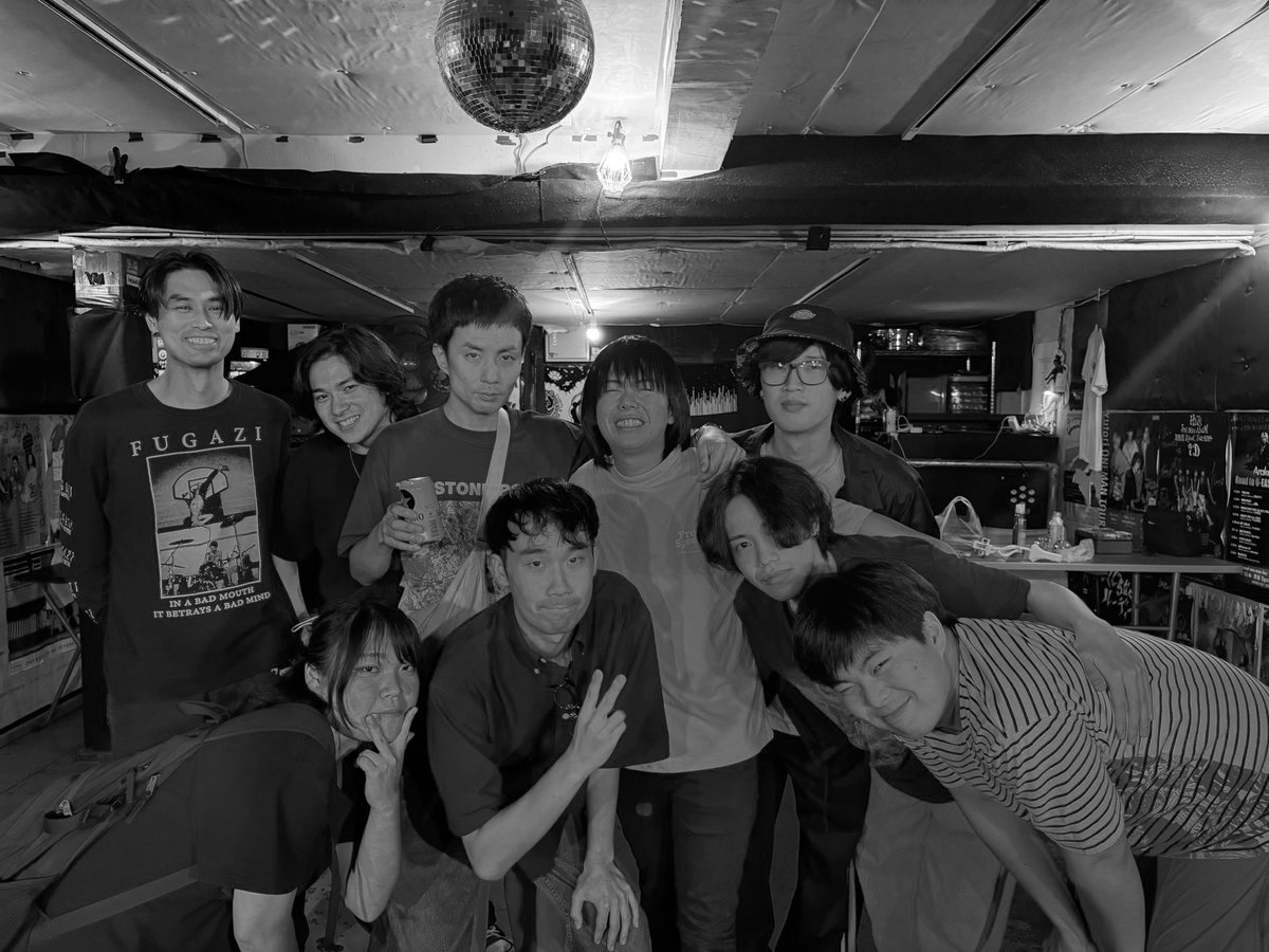 " Laugh TONiC "
🟠FLASH BACK tour🟠
高松編

お越しいただきありがとうございました！
体調を考慮していただき20分間の出演でした。いつも頼らせてもらってる分、返せたでしょうか。

リリースおめでとうございます！