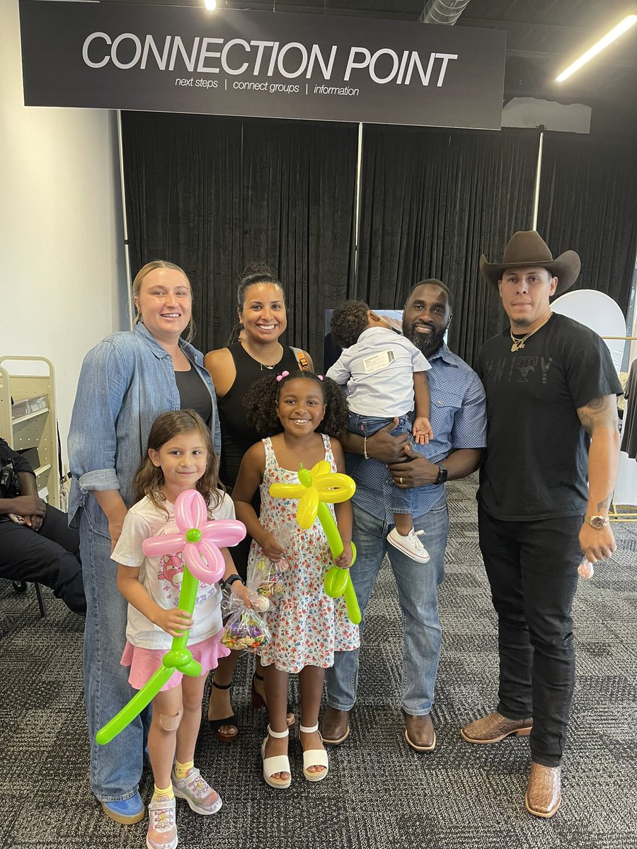 CoachKBWhite's tweet photo. Always a blessing when you can worship the Lord with your friends.
Coach Erick Qurioz and Family ❤️ #church #PraiseGod 

Proverbs 18:24 – "One who has unreliable friends soon comes to ruin, but there is a friend who sticks closer than a brother." https://t.co/uN3zabjGXo