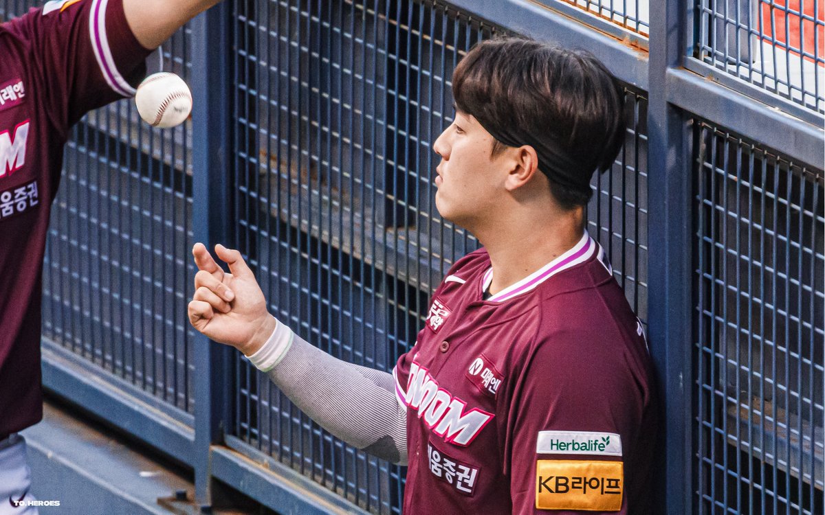 250918 부단히 애써보기

#김동헌 #키움히어로즈