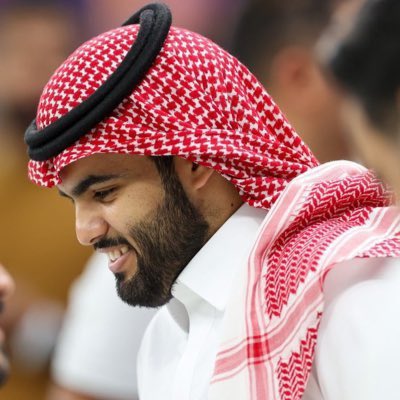 لاهو مسئ ولا شاطح ولا سفيه ولا مرجوج ولا عليه اي منقود  طيب ليه الهجوم هذا كله عليه !!!!؟
 
عشانه انتقد طرحهم !!!!!؟ 🤷🏻‍♂️ 

كمشجع عندي استعداد اصبر على مايذكرة خالد … ولا اصبر على اعلاميين اعمارهم فالإعلام ٥ برا
ولا يستفاد من طرحهم .