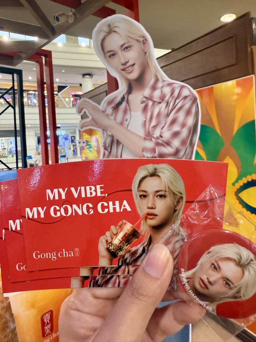staywithreiii's tweet photo. Dropped by Gong Cha in Robinson's Place Manila today and got some cupsleeves and (currently) last pin badge uwu
Happy birthday again to our Virgo babies!!! 💖
#FelixxGongcha #GongchaPH #FelixMerch
#FelixPinBadge #FelixPick https://t.co/1z5veOrm5o