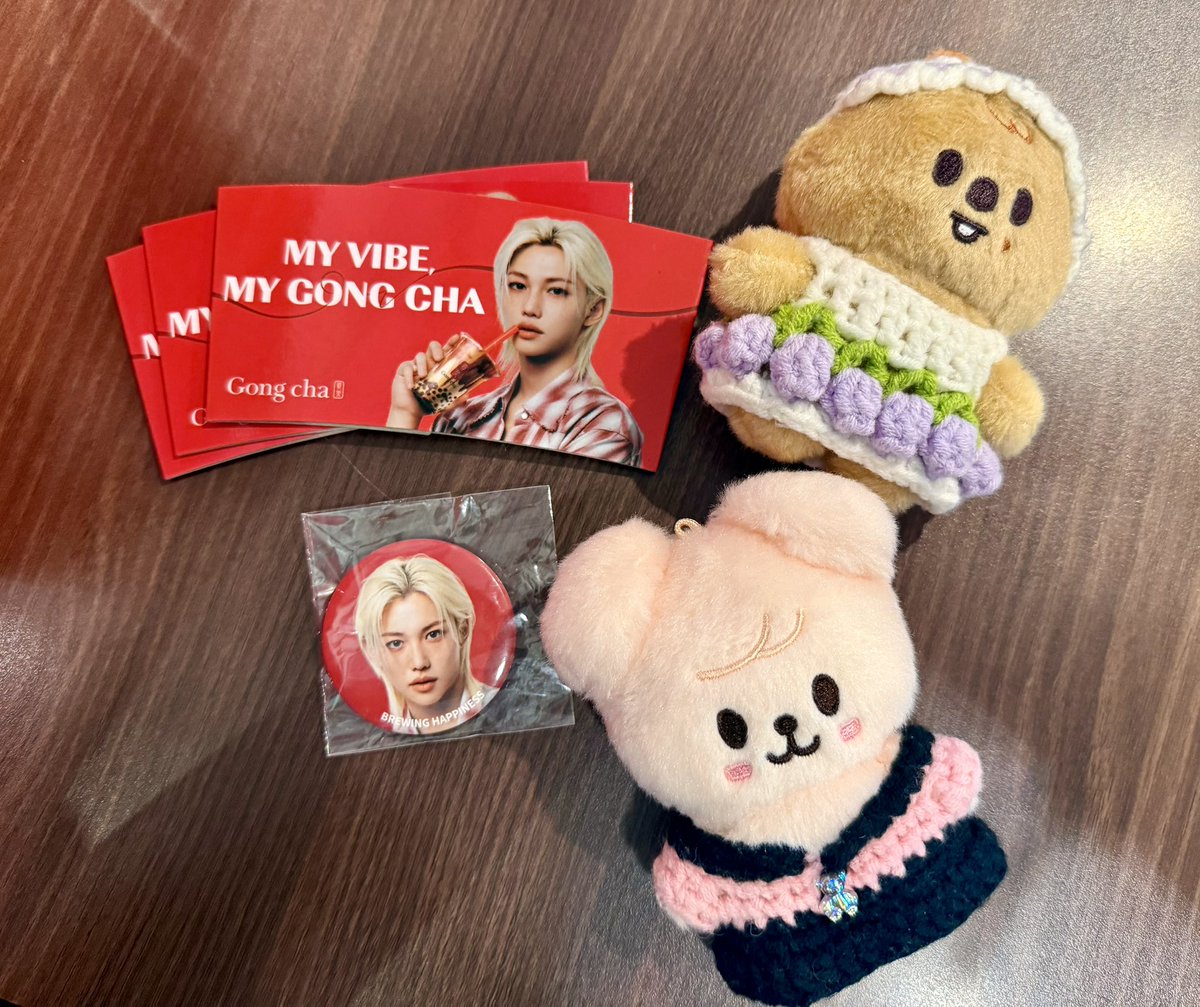 staywithreiii's tweet photo. Dropped by Gong Cha in Robinson's Place Manila today and got some cupsleeves and (currently) last pin badge uwu
Happy birthday again to our Virgo babies!!! 💖
#FelixxGongcha #GongchaPH #FelixMerch
#FelixPinBadge #FelixPick https://t.co/1z5veOrm5o