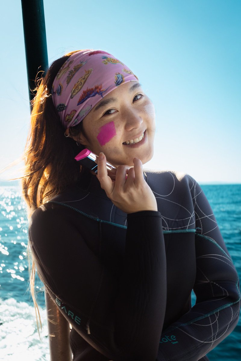 iLab101's tweet image. Sun, sea &amp;amp; SPF fun!✨ Protect your skin while keeping it playful — iLab Sunscreen Sticks = reef-safe, sweat-proof, adventure-ready. 🌊☀️

Who said sun care can’t be colorful? 💙💚💛 #iLabSkin #OutdoorBeauty #iLab