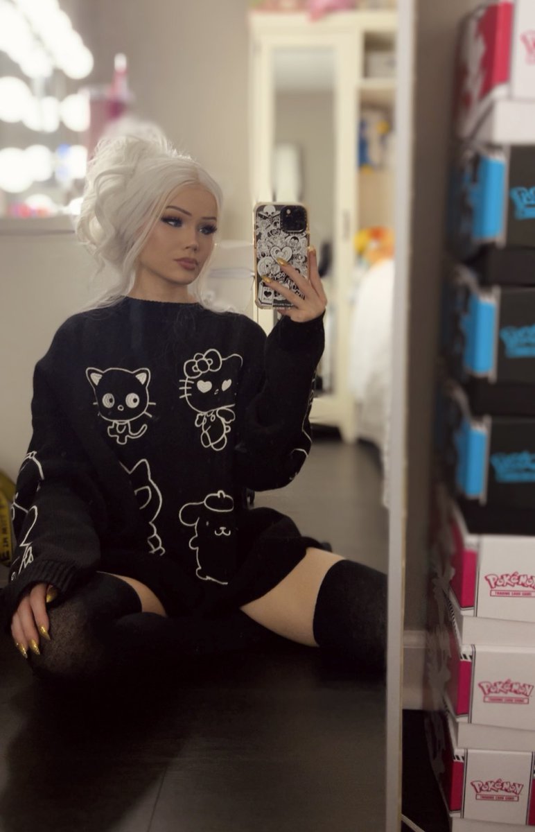 KyleeCarterrr's tweet image. 🖤 - twitch.tv/justfoxii