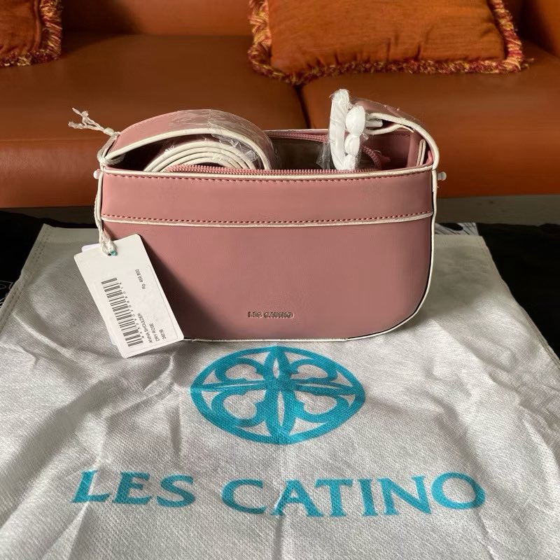 afa_bag15's tweet photo. ❤️‍🔥WTS TAS LES CATINO BANTAL LEHER MINISO❤️‍🔥

SERBA 55K
Blum incl admin shopee❌

Wtb wts tas dompet wanita selempang original murah les catino sale diskon miniso bt21 bts tata koya chimmy cooky shooky mang rj promo tas hitam fashion https://t.co/bFFM3RbgB9