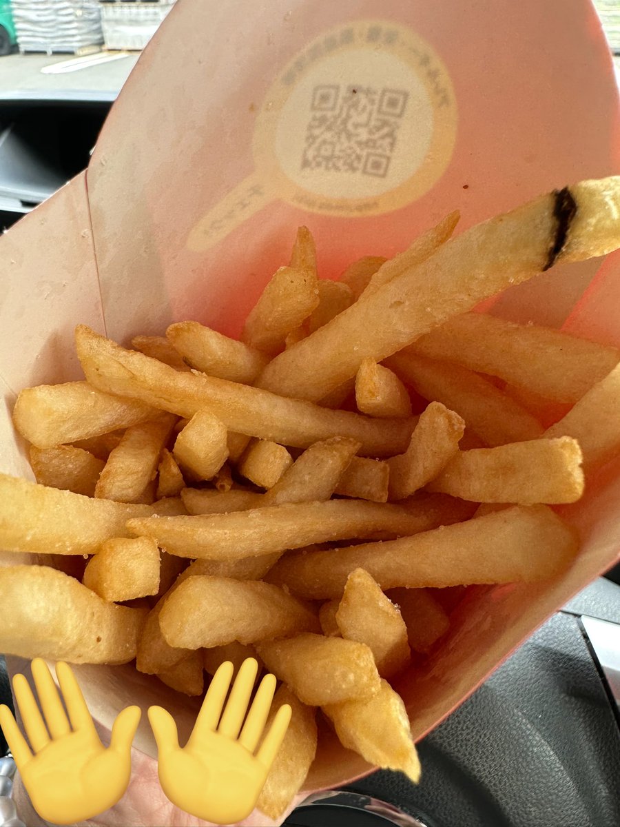 LSatomin's tweet photo. 久しぶりにマクドナルドのポテト🍟食べたんだけどめっちゃ少ないと思うの私だけかな🤔
ほとんどが短いし 長いので8cmぐらい 短いのは1.5cmぐらい…
S.M.Lは量が違うのかと思ってたけど 本数なのかもしれない‼️って理解した🍟
#マクドナルド https://t.co/UoFrYkhnc9