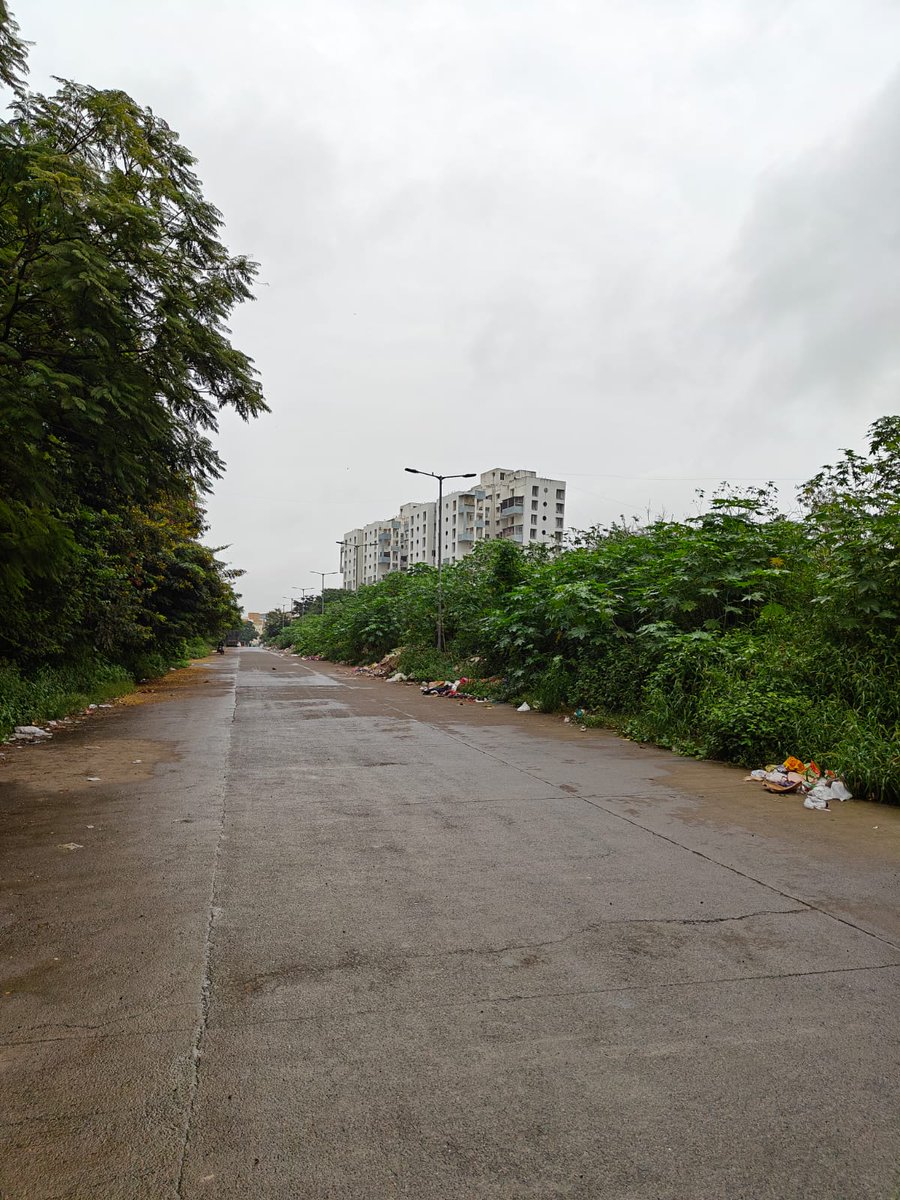 him_paliwal's tweet photo. Wadgaon Sheri residents are struggling daily!
Every morning, garbage is dumped openly, roads are unwalkable, and the smell is unbearable.
Despite taxes being paid.
Please act NOW!
@PMCPune @PMCMCO @pmccarepune  @Dev_Fadnavis @DivComPune @PuneCollector https://t.co/TDH5owaw3V