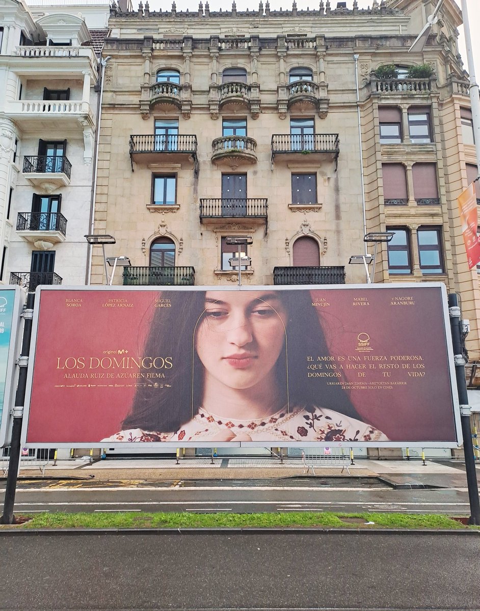 pau_vdl's tweet photo. Es lunes, pero hoy en San Sebastián se ve ‘Los domingos’, de @AlaudaRuiz de Azúa. Egun on! #73SSIFF https://t.co/RHh7EgrcsF