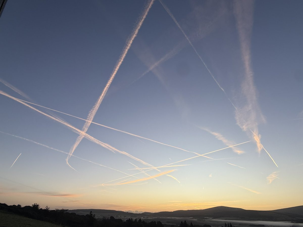 Busy morning in the skies over Dublin and Wicklow ✈️