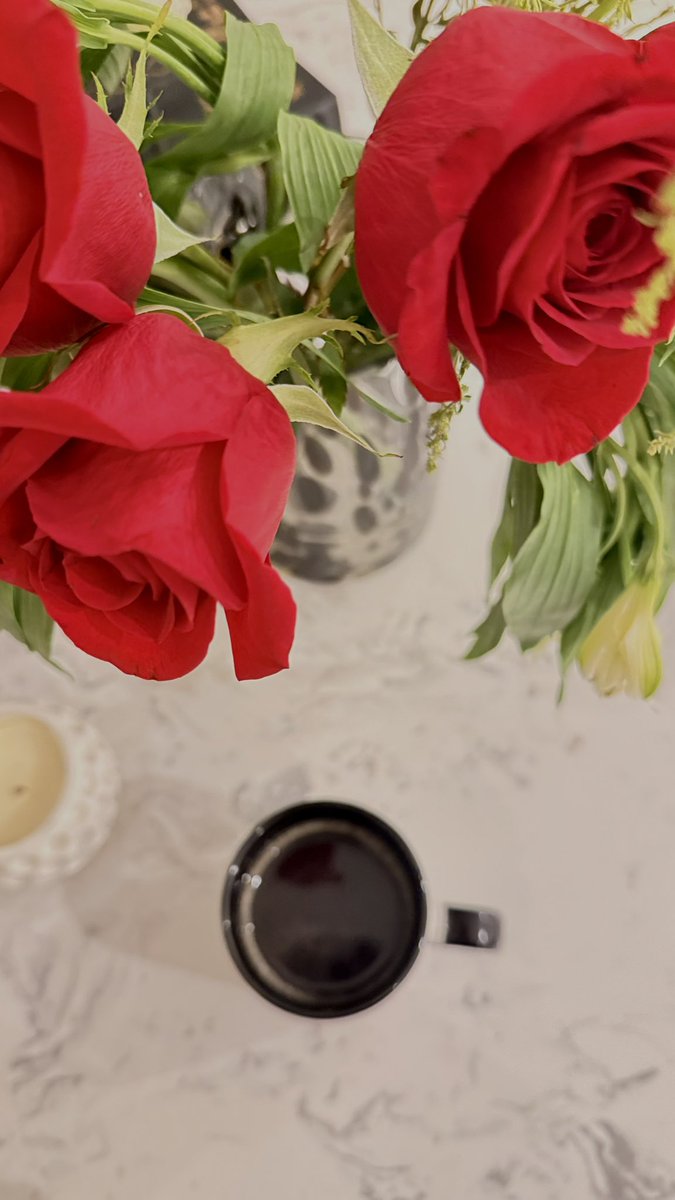 MoNa_ALF123's tweet image. 💌

عيش أيامك بطريقتك الخاصة 
واختار ما يُلائم روحك دائمًا ..

        #بس_أقول #قهوتي 🤍