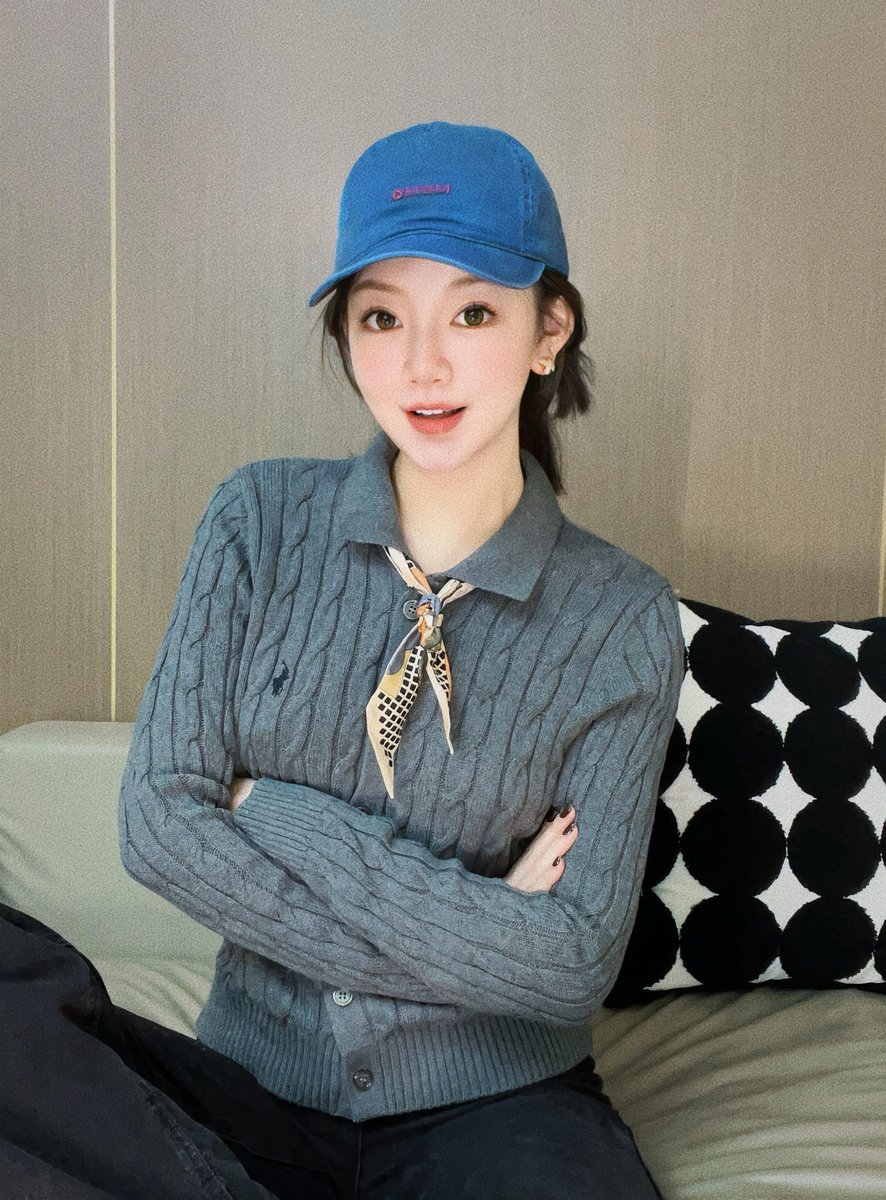 AlexsonServices's tweet image. 🗝️The joy of a cable sweater