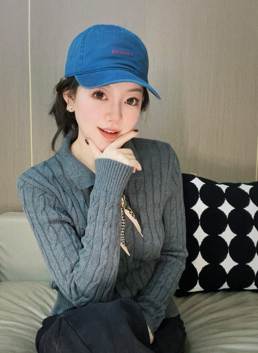 AlexsonServices's tweet image. 🗝️The joy of a cable sweater