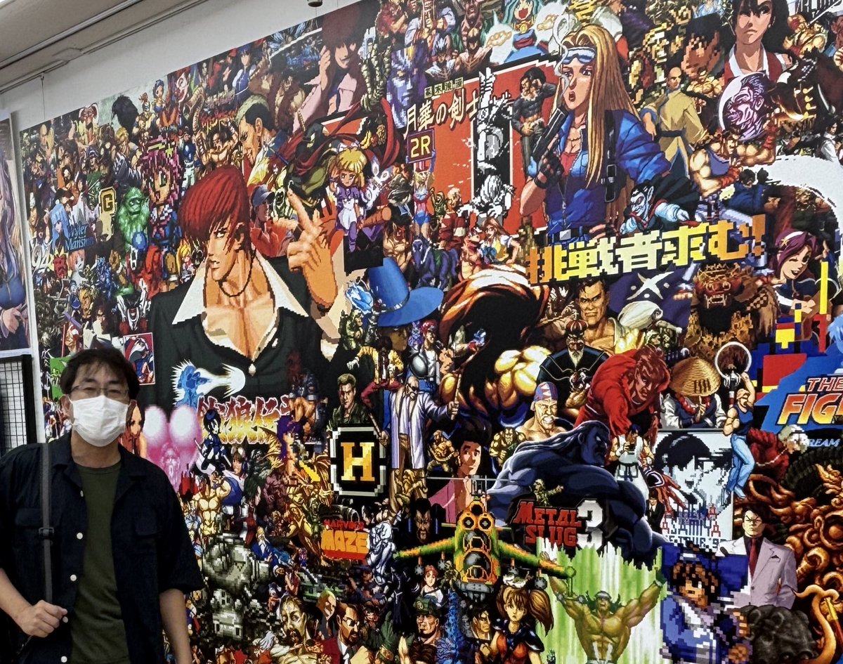 仕事終わりに近かったので何年かぶりに秋葉原に行ってきた✨
行き先はオープンしたばかりのSNKアキバストア
KOF15のゲーニッツのアクリルスタンド買いたかったけどなかったーと思う🥲
でも壁一面のキャラ絵は壮観でした
たぶん俺の右斜上にいるよな…キャラ多すぎて不安になる🌪️
#SNK