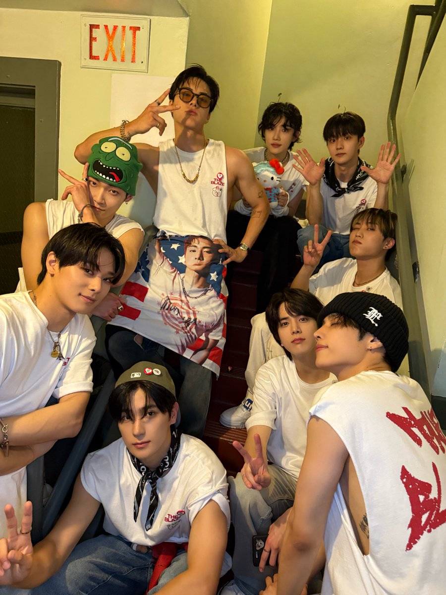 [📸] THE BOYZ <THE BLAZE> WORLD TOUR IN LOS ANGELES 완료🔥 더비가 있기에 무대 위에서 더 아름답게 빛날 수 있는 더보이즈🎶 I'm sure it's us who shined out more than anything in LA tonight 💕

#THEBOYZ #더보이즈 
#THEBLAZE #더블레이즈
#THEBLAZE_in_LA