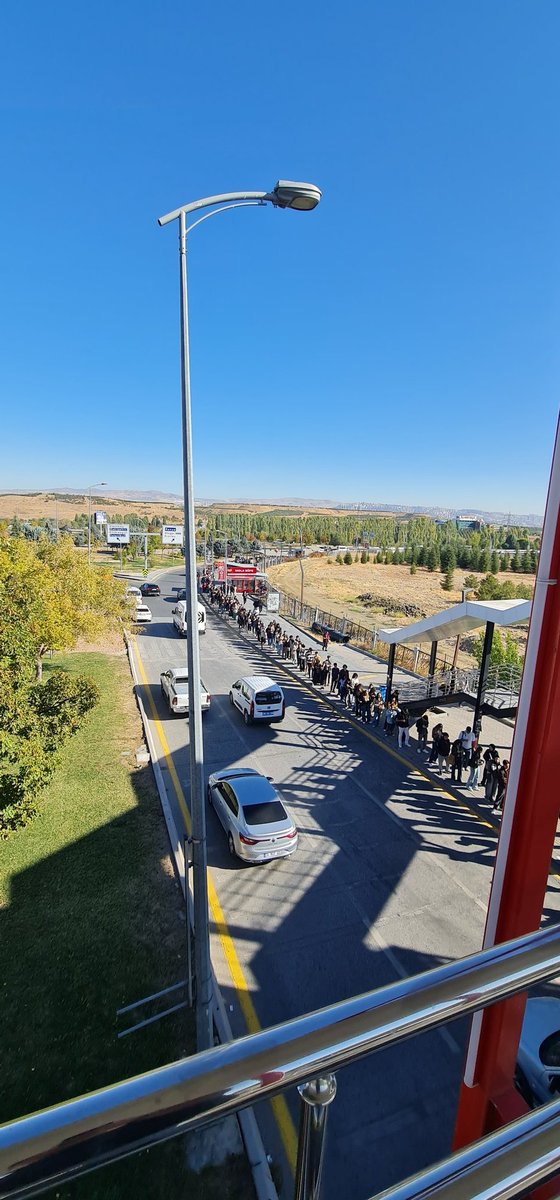 Hacettepe Beytepe rezilligi baslamistir <a href="/egobilgi/">EGO Genel Müdürlüğü</a> <a href="/mansuryavas06/">Mansur Yavaş</a> <a href="/ankarabbld/">Ankara Büyükşehir</a> <a href="/AnkaraValiligi/">T.C. Ankara Valiliği</a> eskisehir yolu uzerindeki kopru kaldirmiyor hem gelis hem gidis <a href="/Ankara_Masasi/">Ankara Haber</a> <a href="/onontrafik/">Trafik Kuralları</a> <a href="/ankara_cevirme/">Ankara Trafik Radar</a> <a href="/radyotrafik06/">Radyo Trafik Ankara 88.4</a>