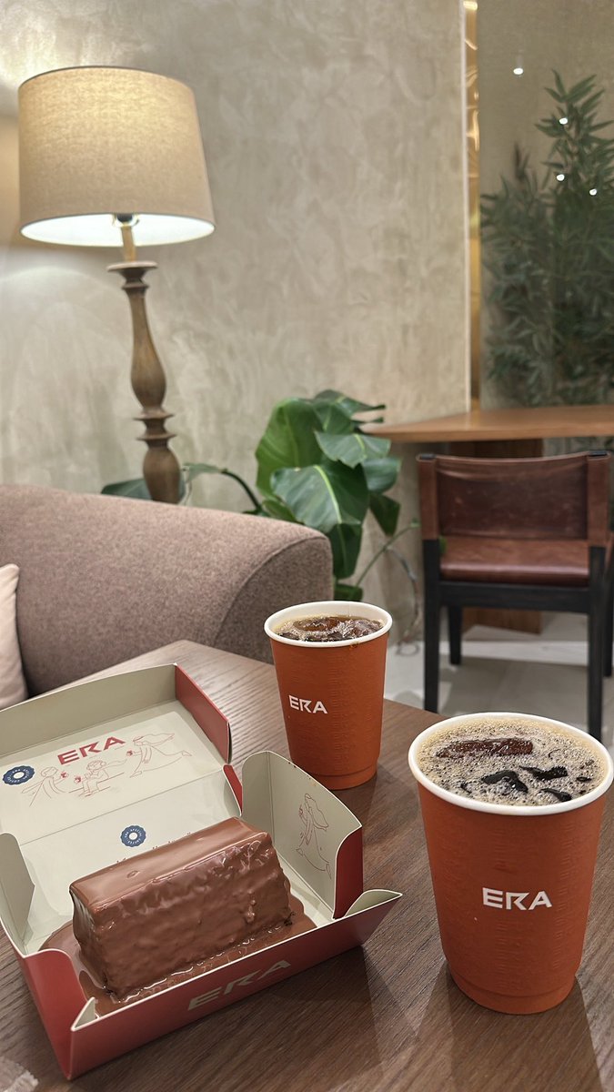 AR110012's tweet photo. @eracoffee2 قهوه إرا اليوم وكل يوم حرفيا ✌🏻🤍🤍 https://t.co/qAhfE5E7jA