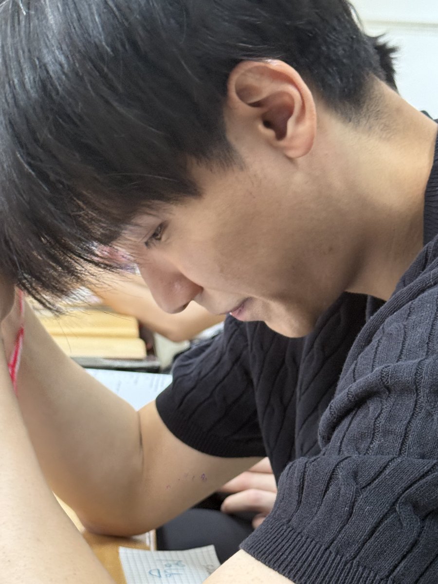 aloneww's tweet image. 📖📖📖 #MyRomanceScammer