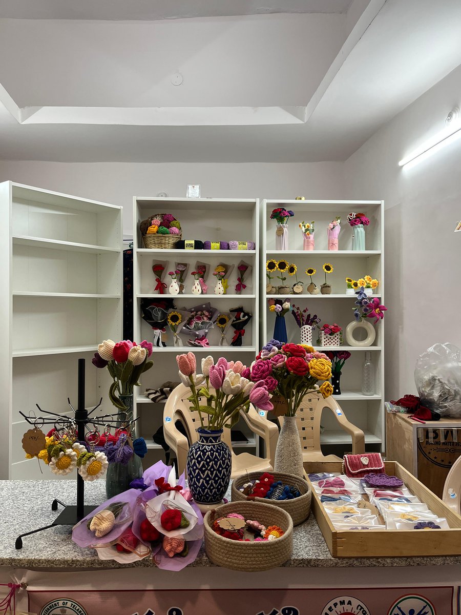 TripuraSRLM's tweet image. Parinita SHG from Nabincherra Village, Pecharthal RD Block, Unakoti District proudly represents Tripura at the Telangana SARAS Fair in Hyderabad, beginning 18th September. Showcasing the spirit, skill, and enterprise of rural women entrepreneurs! 🌸✨
 #SARASFair 
#SHG 
#Tripura