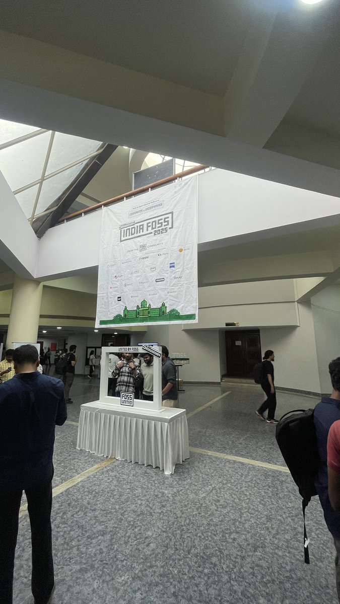 _adil_kha_n's tweet image. Had a great time attending INDIA FOSS. It was fun interacting with such a large community interested in open source software 
#indiaFOSS