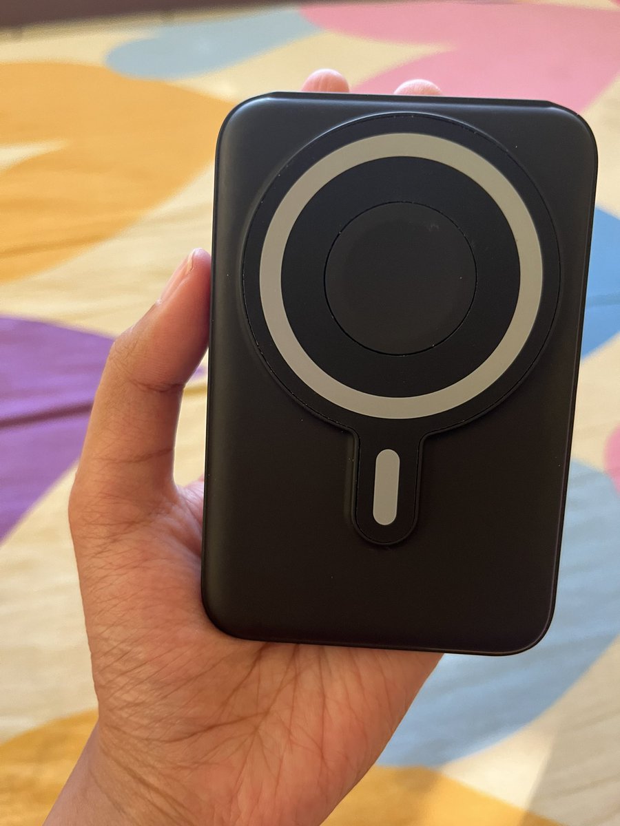 kitief's tweet photo. #wts 
powerbank magsave Mezone 10000mAh (masih ada box nya)
original, beli di ibox
baru sekali pakai

cod sekitar bekasi atau jakarta only

take now 400k https://t.co/Rzrs1koEFG