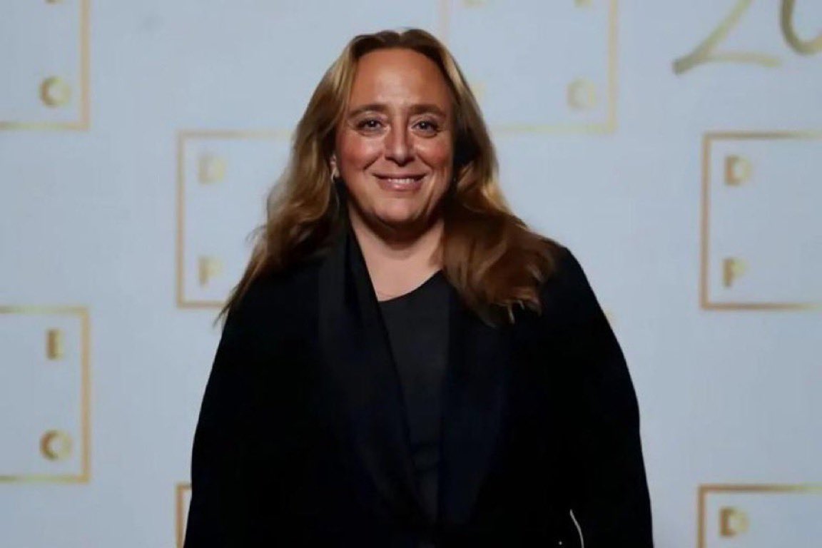 Günaydınlar dostlar. Ayşe Barım cezaevinden feryat ediyor. Sesini duyurmak mecburiyetindeyiz: 

“Beynimde 2 ayrı stentli anevrizma var, 6 ayrı kalp rahatsızlığım var ve bu süreçte 6 kez bayıldım. Tam 30 kilo verdim. Cezaevinde ölmek istemiyorum! Ben sadece yaşamak istiyorum!