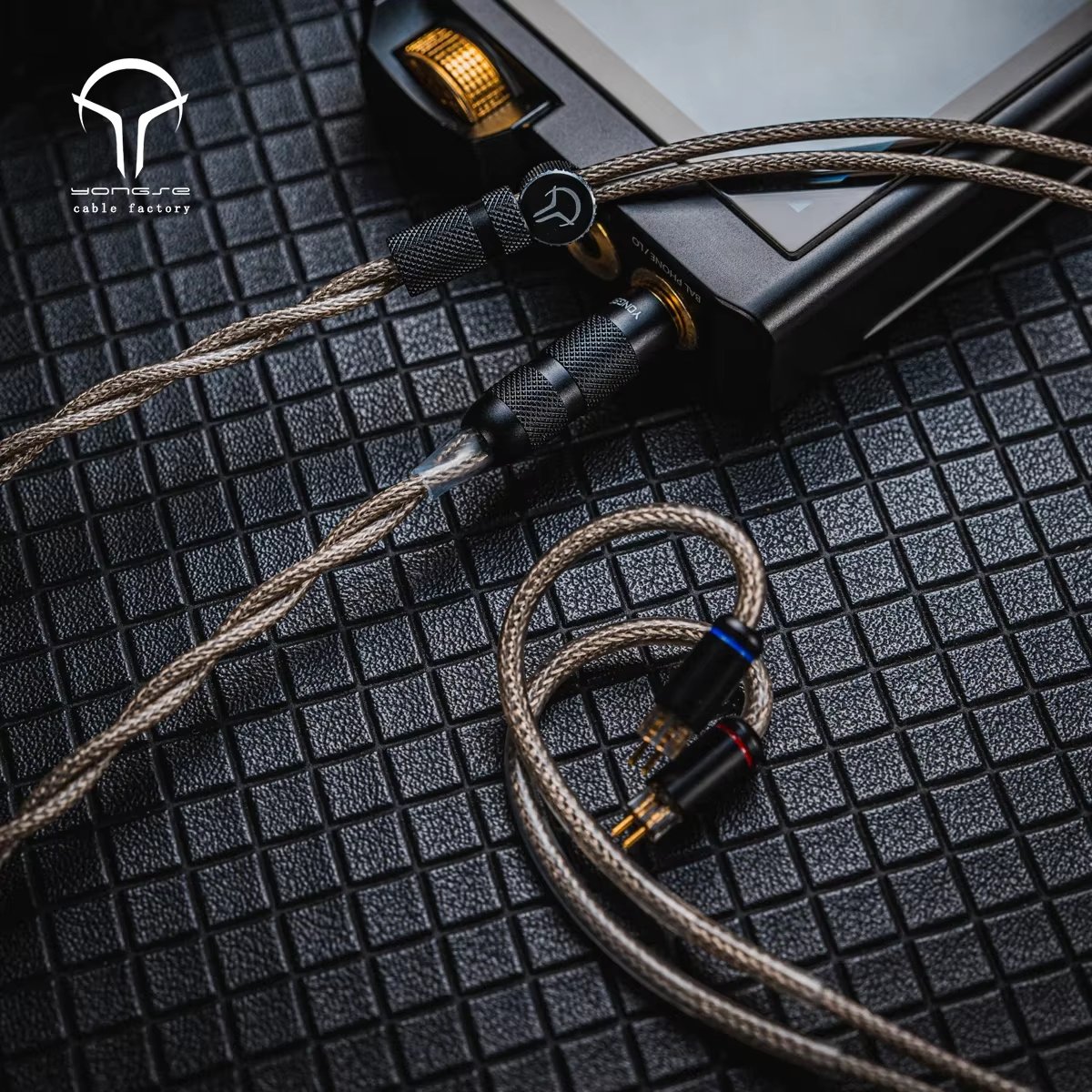 AKHiFi_Audio's tweet image. 🎧✨【Yongse GreyBunny 】✨🎧

🔥単結晶銅+銀メッキ複合構造！
🔥グラフェン絶縁層で高音質を実現！

#Yongse #GreyBunny #イヤホンケーブル
ko.aliexpress.com/item/100500883…