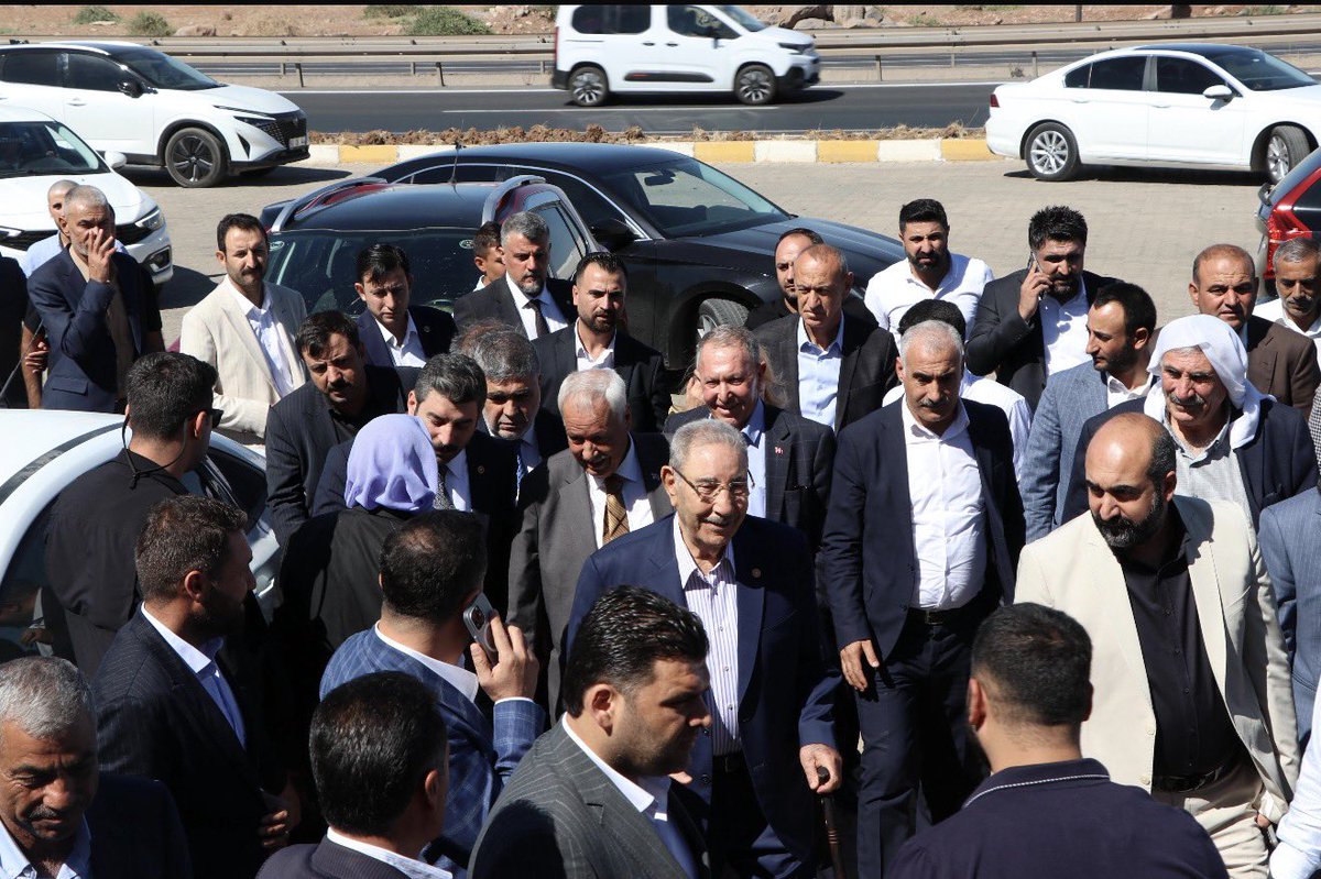bulten63's tweet photo. Vekil Eyyüpoğlu’ndan Viranşehir Çıkarması

@Seydiamca @ibrahimeyyupogl @ahmeteyypoglu @ahmeteyypoglu @lutfibagci @akpartivsehir 

https://t.co/VKI7PWmTPk https://t.co/p6wfOkgTpK