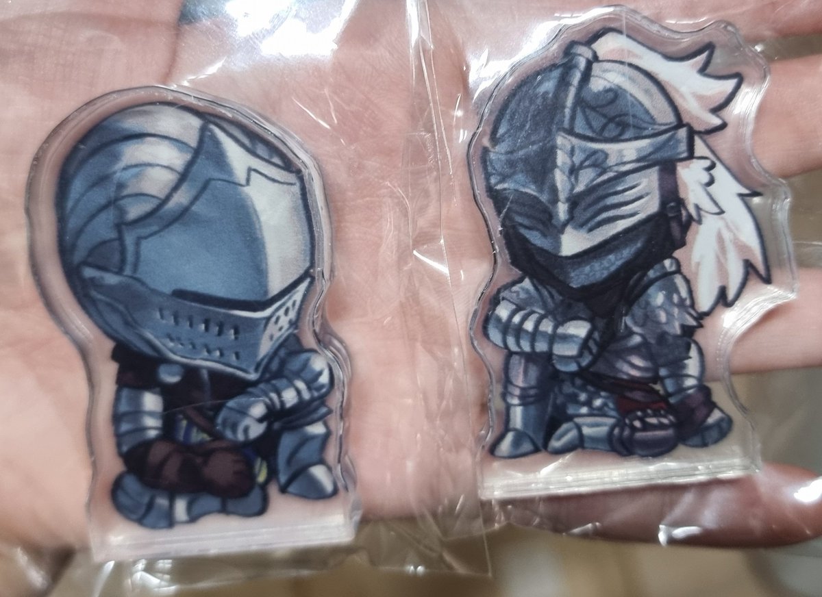 딱 두개남아서 그냥 올립니다 개당 운미포 13000원 선불자랑 빛바랜자 코롯토에요.
구매문의는 멘션주세용