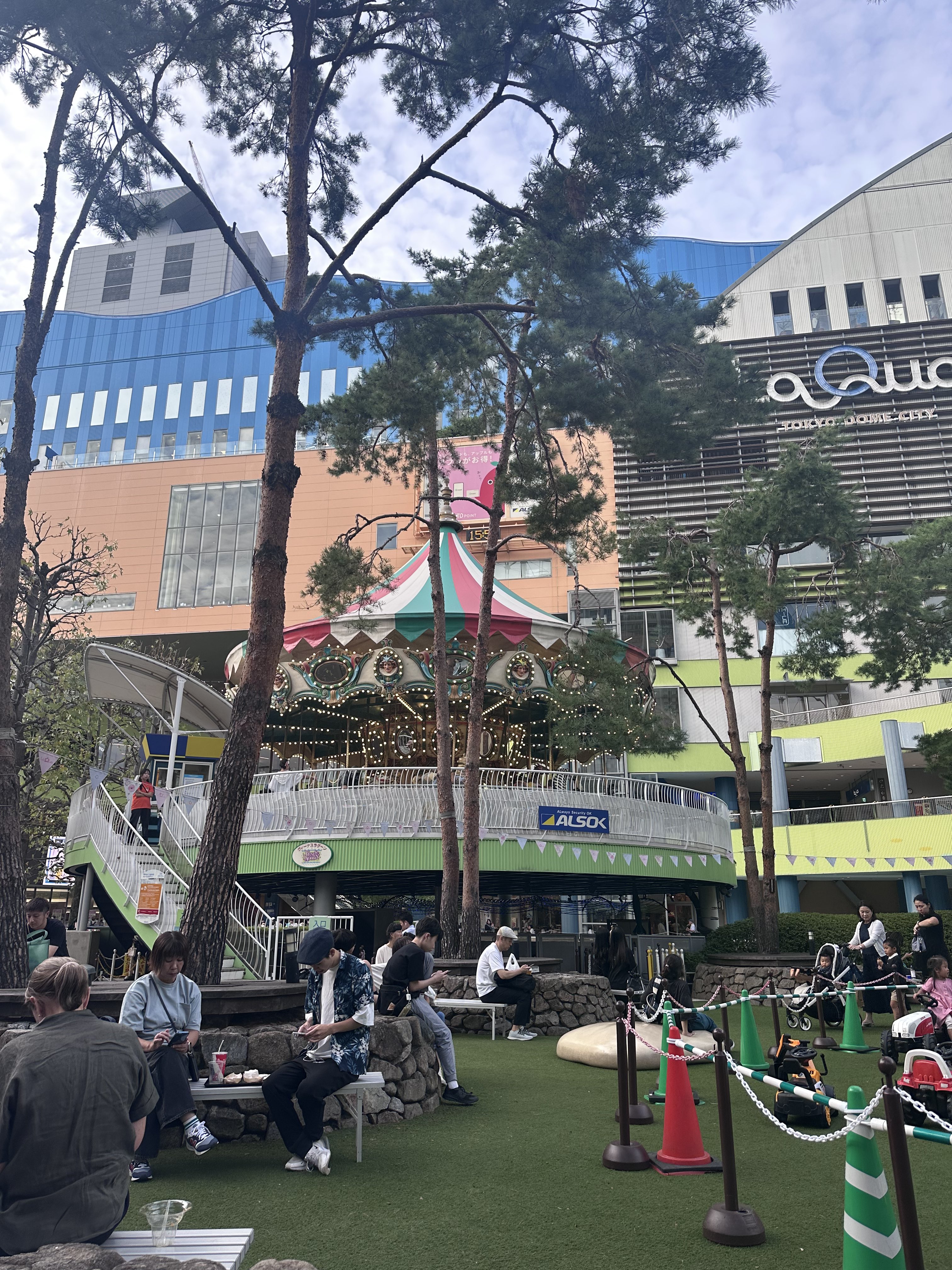 富士さんです(´◡` )♩(9/14) アディダスの春スニーカー😎👟 2人でモデルをさせていただきまし