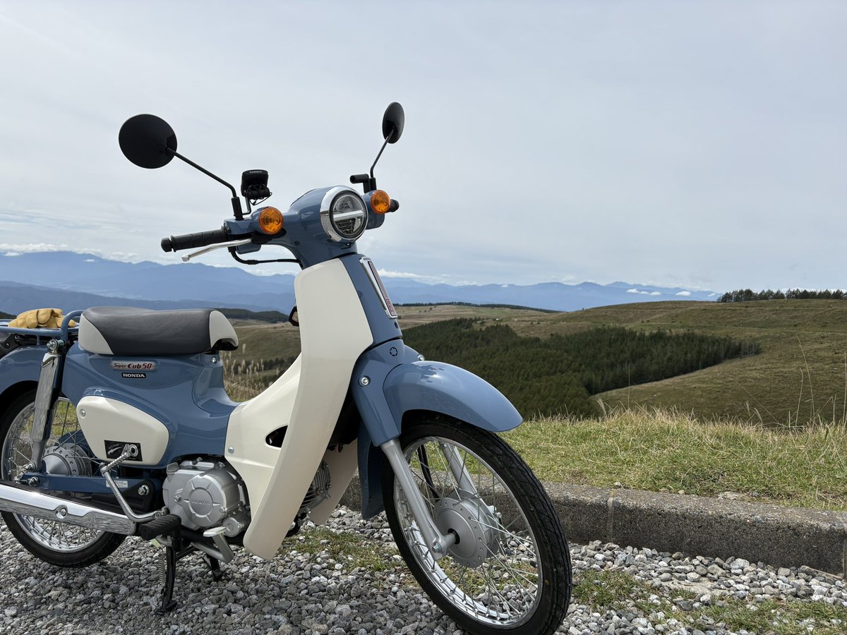 adto8's tweet photo. スーパーカブ50でビーナスライン
心なしかすれ違うライダーさんに「え？50のカブ？」って感じで見られてた気がする https://t.co/iYCiZLUCZh