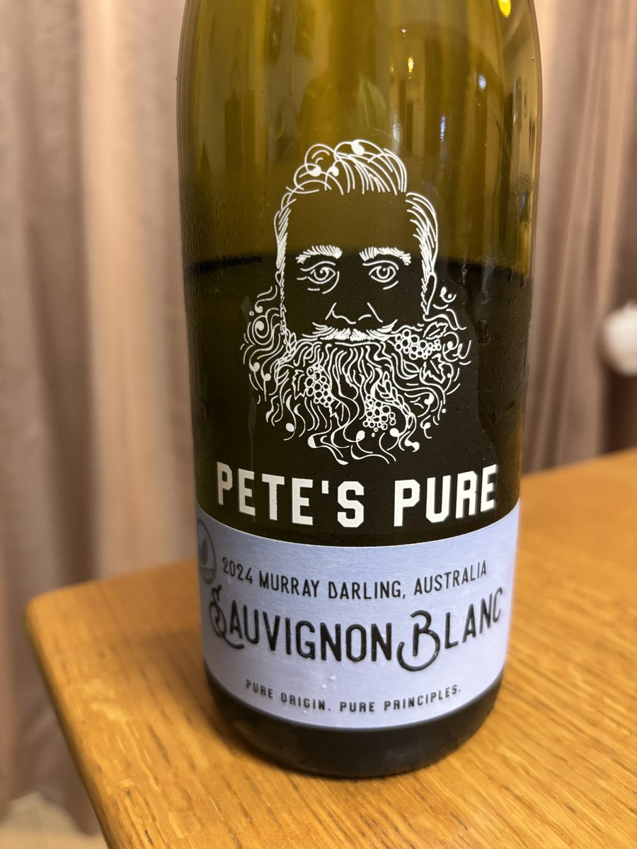 kouwein's tweet photo. ピーツ・ピュア　ソーヴィニヨン・ブラン 2024 

柑橘（グレープフルーツ、レモン）、パッションフルーツや青リンゴ、ハーブ系の爽やかなアロマフレッシュで軽快、酸がシャープで、トロピカルフルーツと柑橘系のジューシーさが感じられる辛口スタイル https://t.co/5aVxrU7Jcl