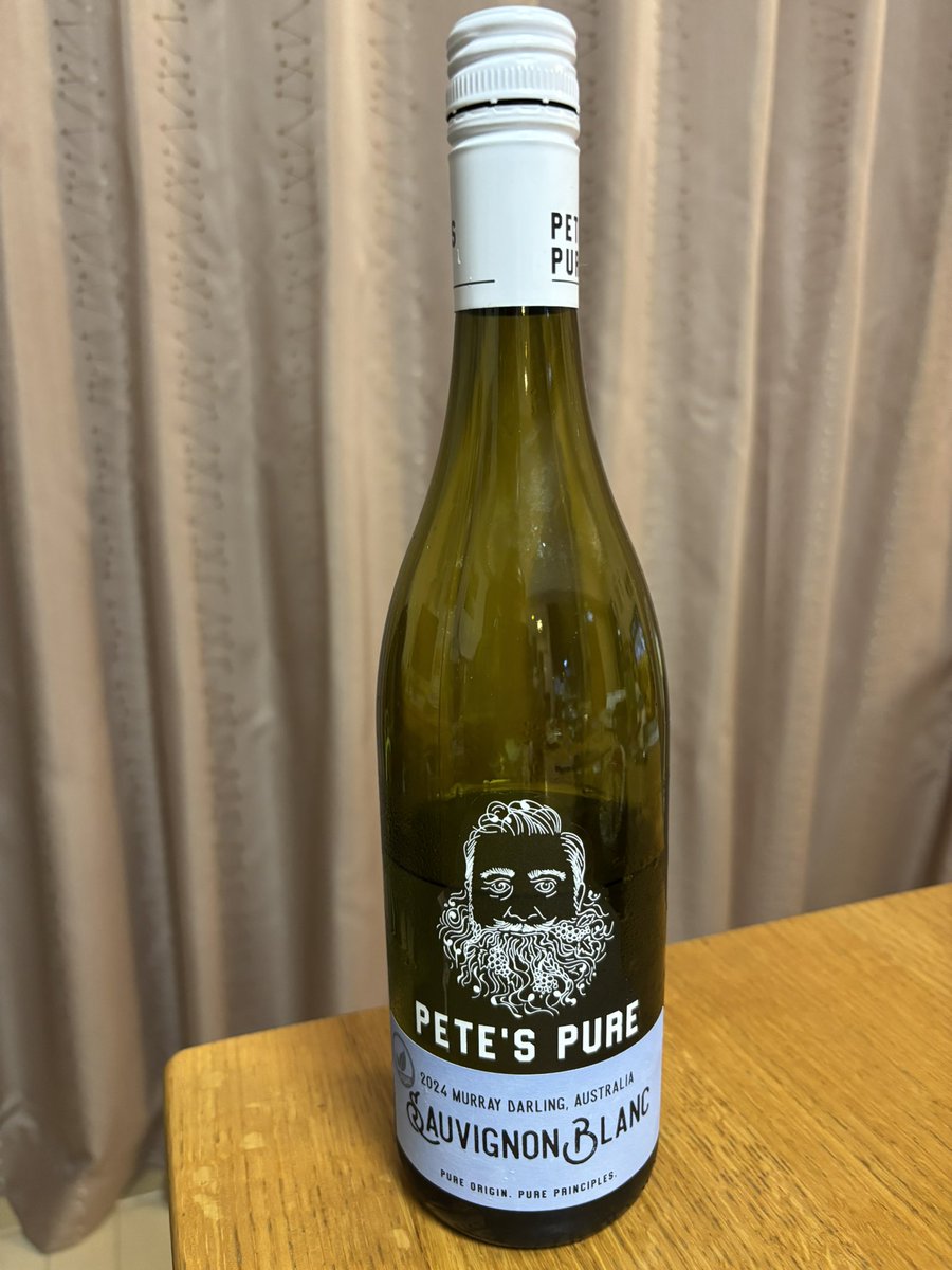 kouwein's tweet photo. ピーツ・ピュア　ソーヴィニヨン・ブラン 2024 

柑橘（グレープフルーツ、レモン）、パッションフルーツや青リンゴ、ハーブ系の爽やかなアロマフレッシュで軽快、酸がシャープで、トロピカルフルーツと柑橘系のジューシーさが感じられる辛口スタイル https://t.co/5aVxrU7Jcl