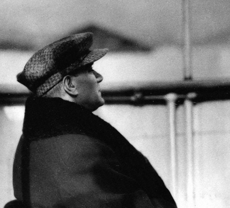 “Ben yalnız ve müstakil bulunmayı daima tercih etmiş ve sürekli olarak öyle yaşamışımdır.”