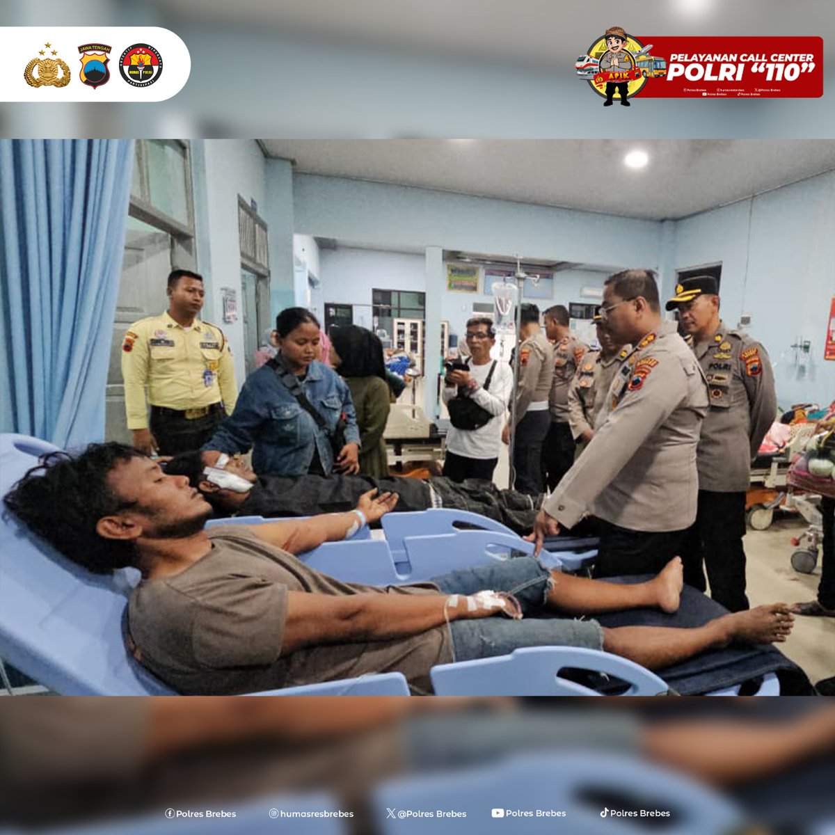 Kapolres Brebes Cek Lokasi Robohnya Teras Kantor Pemda, Selidiki Penyebab Kejadian

@divisihumaspolri
@humas_poldajateng

#polresbrebes
#polresbrebesapik
#bhabinkamtibmas
#humaspolri
#polriuntukindonesia
#polrihadir
#polisiindonesia 
#PolriPresisi
#brebeshariini