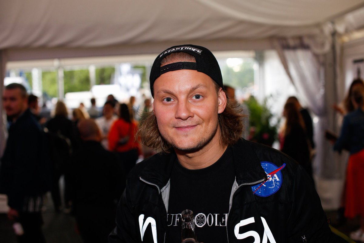 På onsdag kommer en av landets beste menn på besøk.

Spørsmål til oss og Petter?