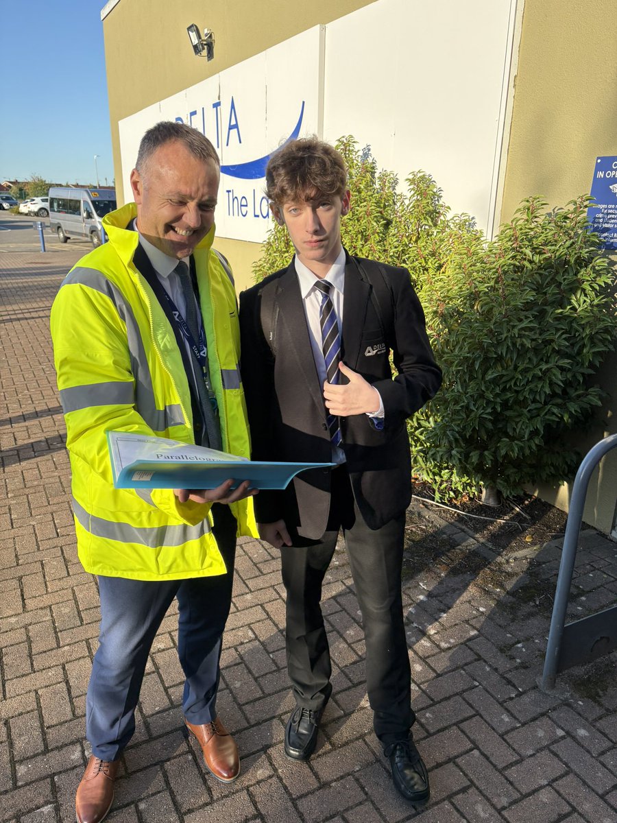 DeltaTheLaurel's tweet image. Champion students this morning on the blue line #recall #maths #superstars 🌟