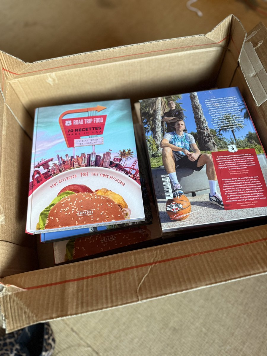 SoFrenchProd's tweet image. Tiens, tiens, qu’est-ce que je viens de recevoir ce matin…?

Road Trip Food en librairies: J-10 😍😍😍🔥🔥🔥

Croyez-moi sur parole: c’est une bôôôté! 

On se dépêche de commander la ⬇️⬇️

fnac.com/a21746357/Remi…