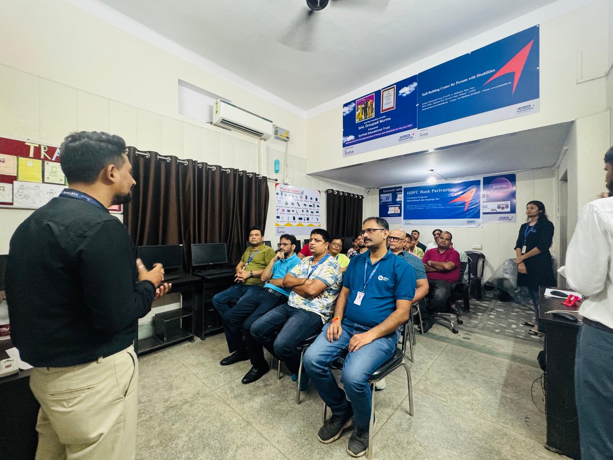 jit_aggarwal's tweet image. Empowering Abilities with @HDFCBankCSR
Sarthak Varanasi Center hosted an Employment Engagement Session for 25 candidates with hearing & locomotor disabilities, engaging in World Sign Language activities to build teamwork, confidence & inclusion. 💙
#SignLanguageAwareness