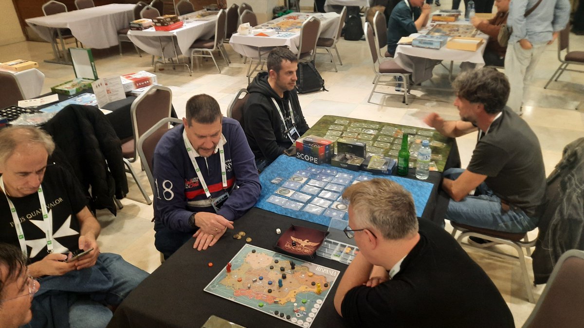 ⚔️ The Roman conquest on your table! 🎲
Hispania offers 243 difficulty levels and multiple historical variants
Even one player can lead the Hispanic resistance in competitive mode! 😮
dracoideas.com/shop/en/116-hi…
#Hispania #HistoricalGame #Strategy #CompetitiveMode