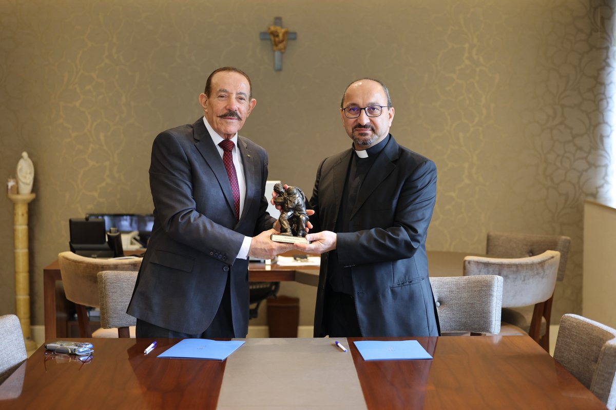 🤝 UA signed an MOU with the Lebanese Judo Federation to boost cooperation in coaching, research, internships, and volunteering — empowering students and advancing judo in Lebanon.

Read more 🔗 ua.edu.lb/en/news/ua-sig…

#uAntonine