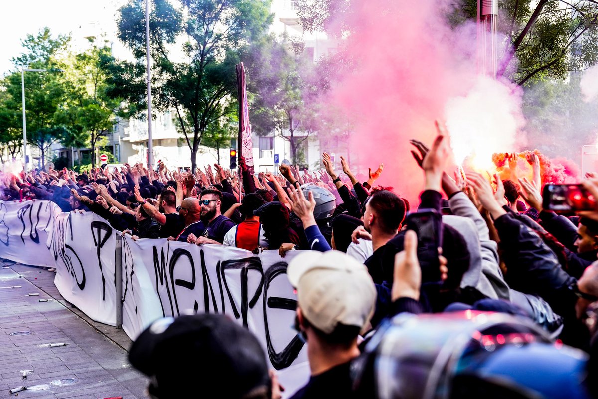 ActuFoot_'s tweet image. 🚨🚨 𝗟𝗘𝗦 𝗨𝗟𝗧𝗥𝗔𝗦 𝗗𝗨 𝗣𝗦𝗚 𝗩𝗢𝗡𝗧 𝗦𝗘 𝗥𝗘𝗧𝗥𝗢𝗨𝗩𝗘𝗥 𝗗𝗘𝗩𝗔𝗡𝗧 𝗟𝗘 𝗧𝗛𝗘́𝗔̂𝗧𝗥𝗘 𝗗𝗨 𝗖𝗛𝗔̂𝗧𝗘𝗟𝗘𝗧 𝗢𝗨̀ 𝗔𝗨𝗥𝗔 𝗟𝗜𝗘𝗨 𝗟𝗘 𝗕𝗔𝗟𝗟𝗢𝗡 𝗗’𝗢𝗥 🌕 𝗖𝗘 𝗦𝗢𝗜𝗥 !!! ❤️💙 #BallonDor 

Ils se retrouveront après avoir visionné le Classique ensemble…